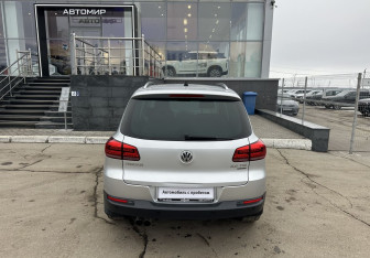Подержанный автомобиль Volkswagen Tiguan 2015 года (6 фото)