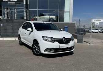 Подержанный автомобиль Renault Logan Sedan 2015 года (3 фото)