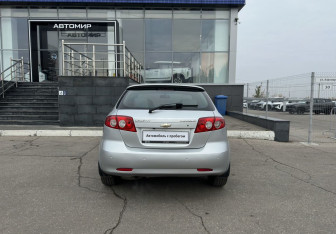 Подержанный автомобиль Chevrolet Lacetti Hatchback 2011 года (6 фото)