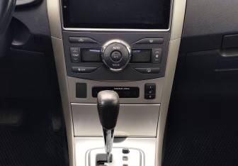 Подержанный автомобиль Toyota Corolla Sedan 2006 года (11 фото)