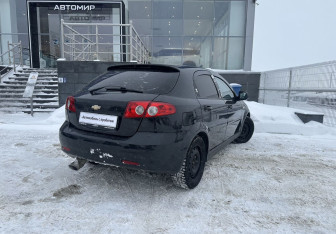 Подержанный автомобиль Chevrolet Lacetti Hatchback 2010 года (5 фото)