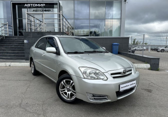 Подержанный автомобиль Toyota Corolla Sedan 2005 года (3 фото)