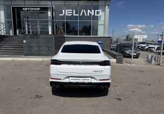 Подержанный автомобиль Geely Preface 2024 года (6 фото)