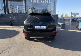 Подержанный автомобиль Lexus RX 2005 года (6 фото)