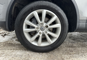 Подержанный автомобиль Volkswagen Touareg 2014 года (14 фото)