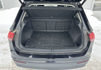 Подержанный автомобиль Volkswagen Tiguan 2019 года (15 фото)