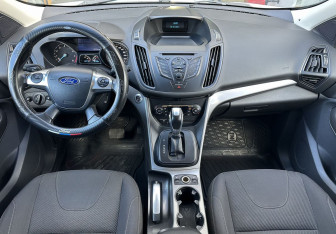 Подержанный автомобиль Ford Kuga 2016 года (10 фото)