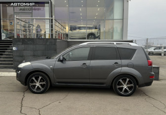 Подержанный автомобиль Peugeot 4007 2011 года (8 фото)