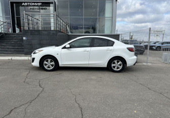 Подержанный автомобиль Mazda 3 Sedan 2011 года (8 фото)