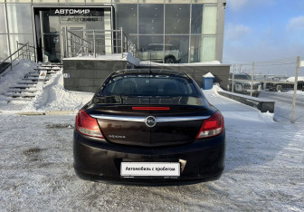 Подержанный автомобиль Opel Insignia Sedan 2012 года (6 фото)