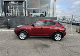 Подержанный автомобиль Nissan Juke 2012 года (8 фото)