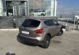 Подержанный автомобиль Nissan Qashqai 2007 года (5 фото)