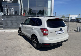 Подержанный автомобиль Subaru Forester Suv 2014 года (7 фото)
