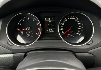 Подержанный автомобиль Volkswagen Jetta Sedan 2014 года (9 фото)