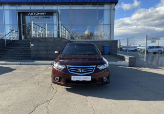 Подержанный автомобиль Honda Accord Sedan 2011 года (2 фото)