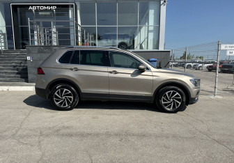 Подержанный автомобиль Volkswagen Tiguan 2018 года (4 фото)