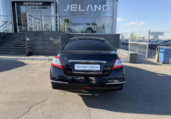 Подержанный автомобиль Nissan Teana 2011 года (6 фото)