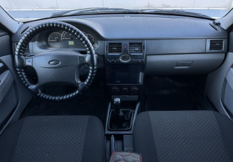 Подержанный автомобиль LADA (ВАЗ) Priora Wagon 2010 года (10 фото)