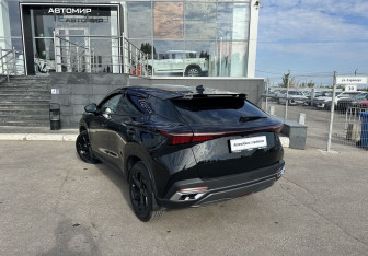 Подержанный автомобиль Omoda C5 2023 года (7 фото)