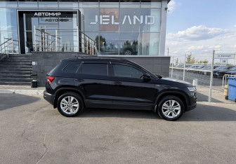 Подержанный автомобиль Skoda Karoq 2021 года (4 фото)