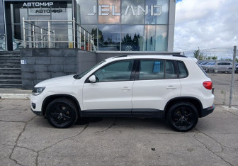 Подержанный автомобиль Volkswagen Tiguan 2012 года (8 фото)