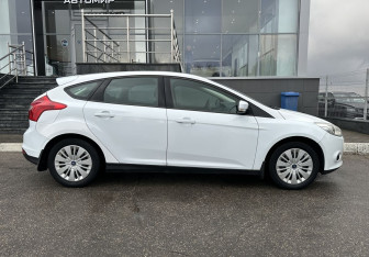 Подержанный автомобиль Ford Focus Hatchback 2012 года (4 фото)
