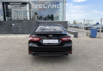 Подержанный автомобиль Toyota Camry Sedan 2019 года (6 фото)