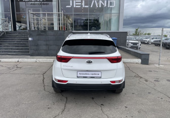 Подержанный автомобиль Kia Sportage 2018 года (6 фото)