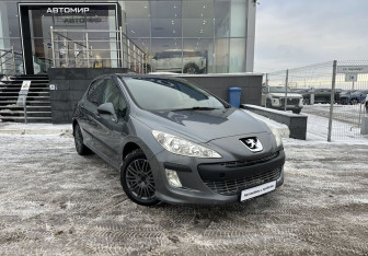 Подержанный автомобиль Peugeot 308 Hatchback 2010 года (3 фото)