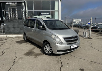 Подержанный автомобиль Hyundai Grand Starex 2009 года (3 фото)