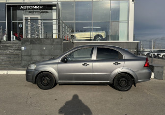 Подержанный автомобиль Chevrolet Aveo Sedan 2007 года (8 фото)