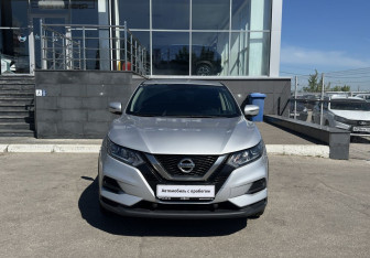 Подержанный автомобиль Nissan Qashqai 2021 года (2 фото)