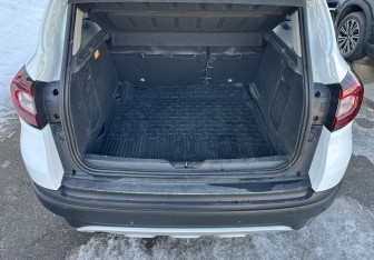 Подержанный автомобиль Renault Kaptur 2016 года (15 фото)