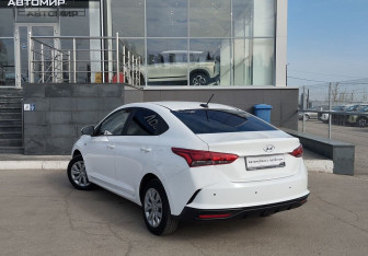 Подержанный автомобиль Hyundai Solaris Sedan 2022 года (7 фото)