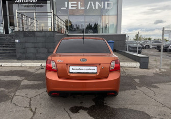 Подержанный автомобиль Kia Rio Sedan 2011 года (6 фото)