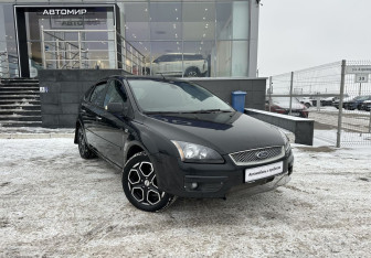 Подержанный автомобиль Ford Focus Hatchback 2007 года (3 фото)