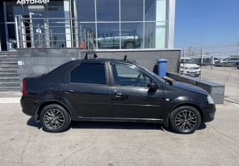 Подержанный автомобиль Renault Logan Sedan 2011 года (4 фото)