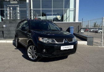 Подержанный автомобиль Mitsubishi Outlander 2008 года (3 фото)