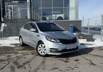 Подержанный автомобиль Kia Rio Sedan 2016 года (3 фото)