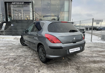 Подержанный автомобиль Peugeot 308 Hatchback 2010 года (7 фото)