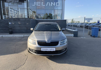 Подержанный автомобиль Skoda Octavia Liftback 2013 года (2 фото)