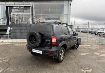 Подержанный автомобиль Chevrolet Niva 2013 года (5 фото)