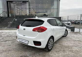 Подержанный автомобиль Kia Ceed Hatchback 2017 года (5 фото)