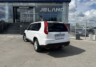 Подержанный автомобиль Nissan X-Trail 2014 года (7 фото)
