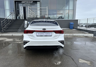 Подержанный автомобиль Kia Cerato Sedan 2019 года (6 фото)