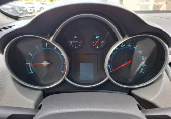 Подержанный автомобиль Chevrolet Cruze Hatchback 2012 года (9 фото)