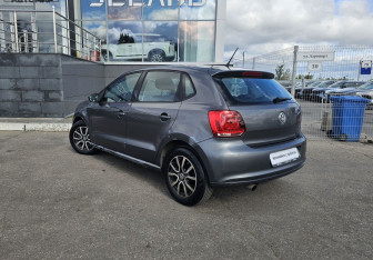 Подержанный автомобиль Volkswagen Polo Hatchback 2011 года (7 фото)