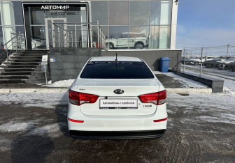 Подержанный автомобиль Kia Rio Sedan 2015 года (6 фото)