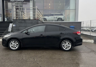 Подержанный автомобиль Kia Cerato Sedan 2018 года (8 фото)