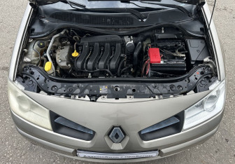 Подержанный автомобиль Renault Megane Sedan 2008 года (14 фото)